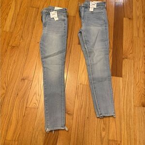 American Eagle Outfitters Light Blue Skinny Jeans